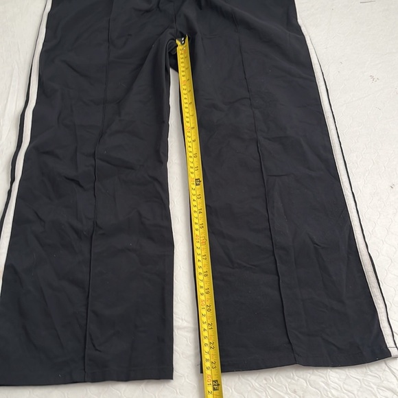 Express Jeans Y2K black with white side stripes cropped workout track pants - Picture 8 of 11